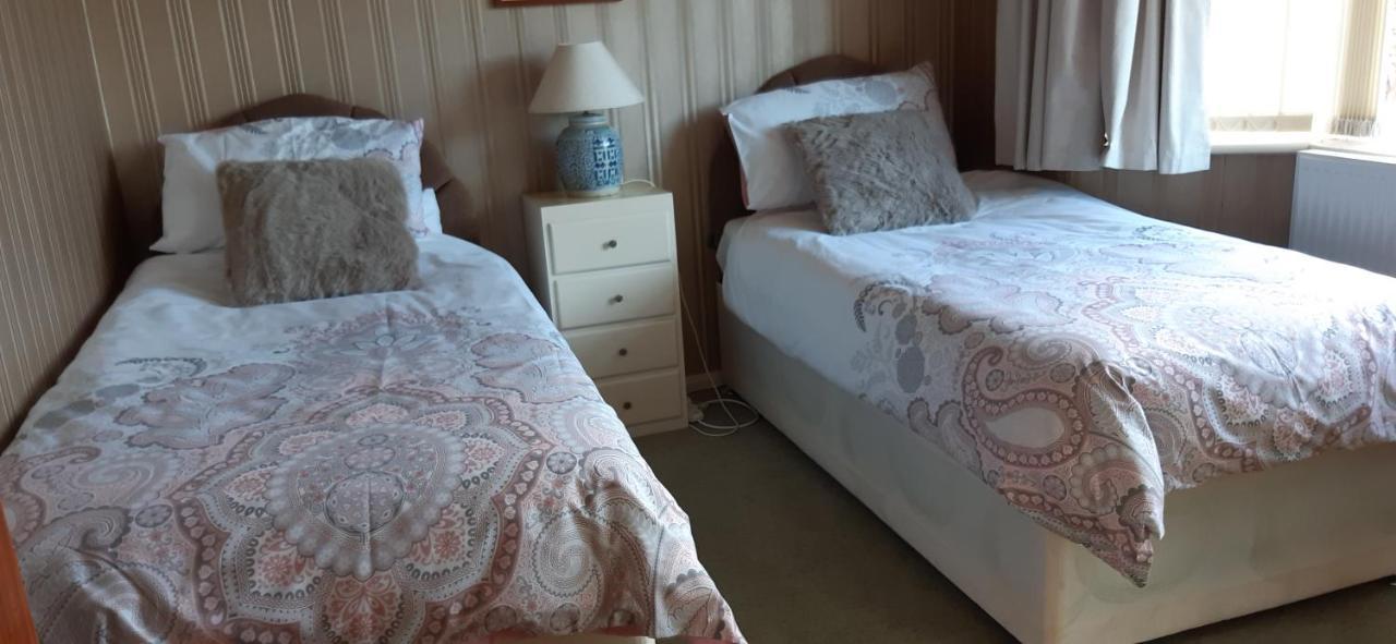 The Hermitage Private Detached Bungalow Villa Rhyl Exterior foto