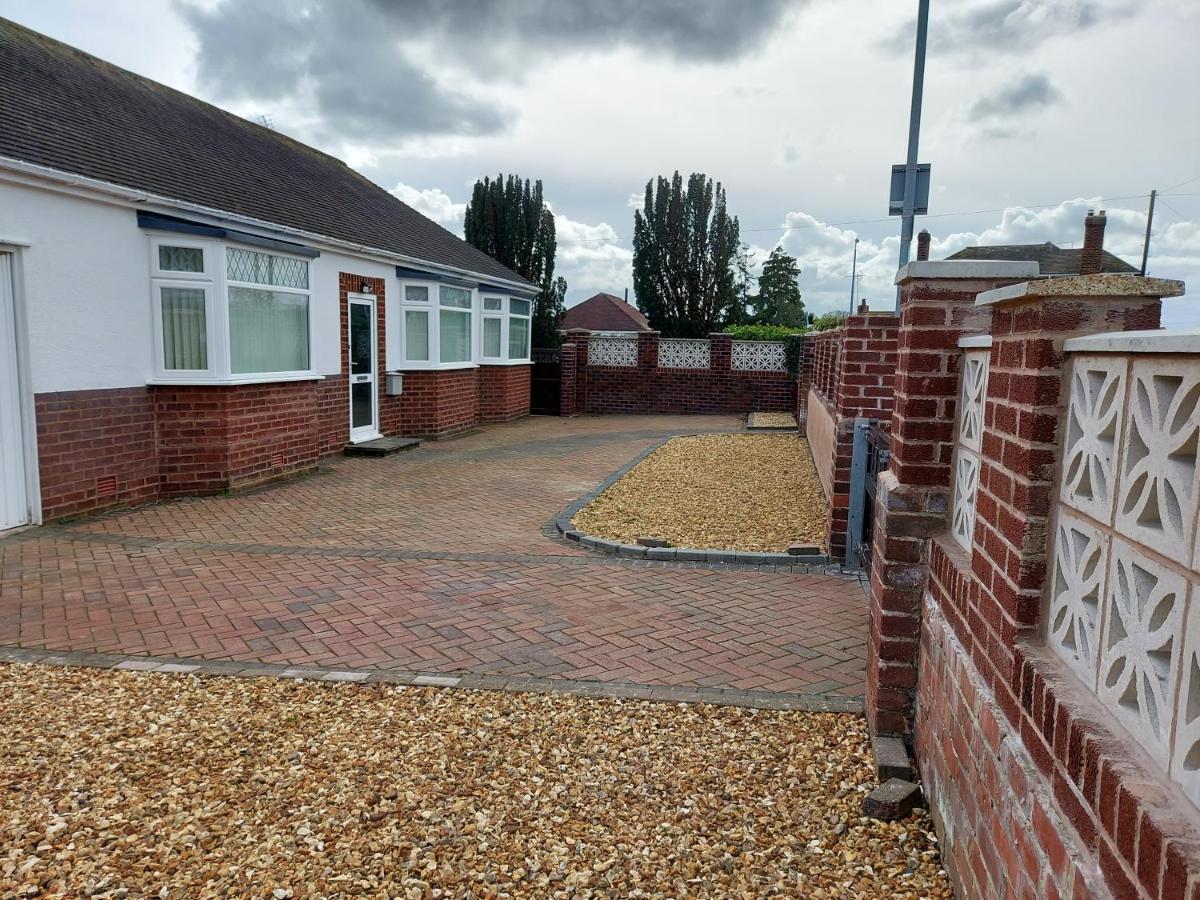 The Hermitage Private Detached Bungalow Villa Rhyl Exterior foto