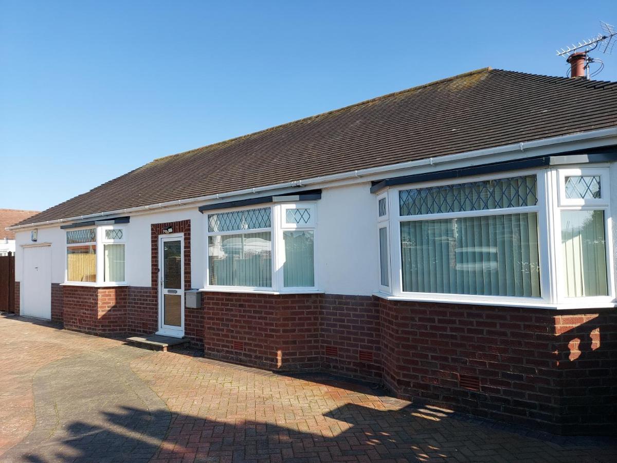 The Hermitage Private Detached Bungalow Villa Rhyl Exterior foto